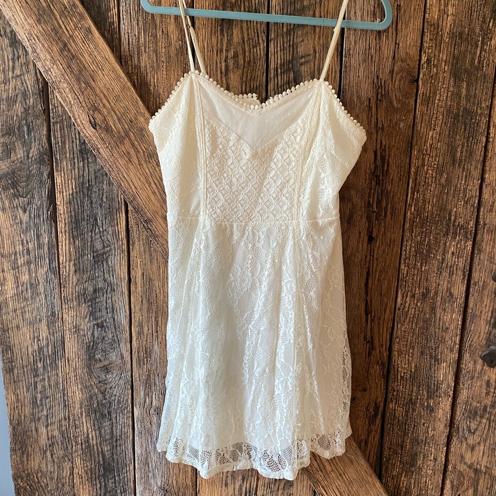 White dres
